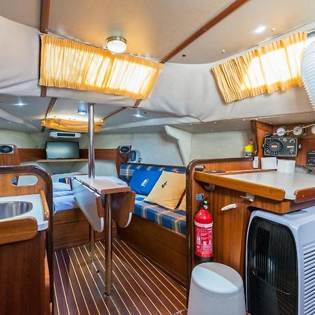 Pequeno Velero En Port Forum Ideal Para Backpackers Sant Adrià de Besòs Exteriör bild