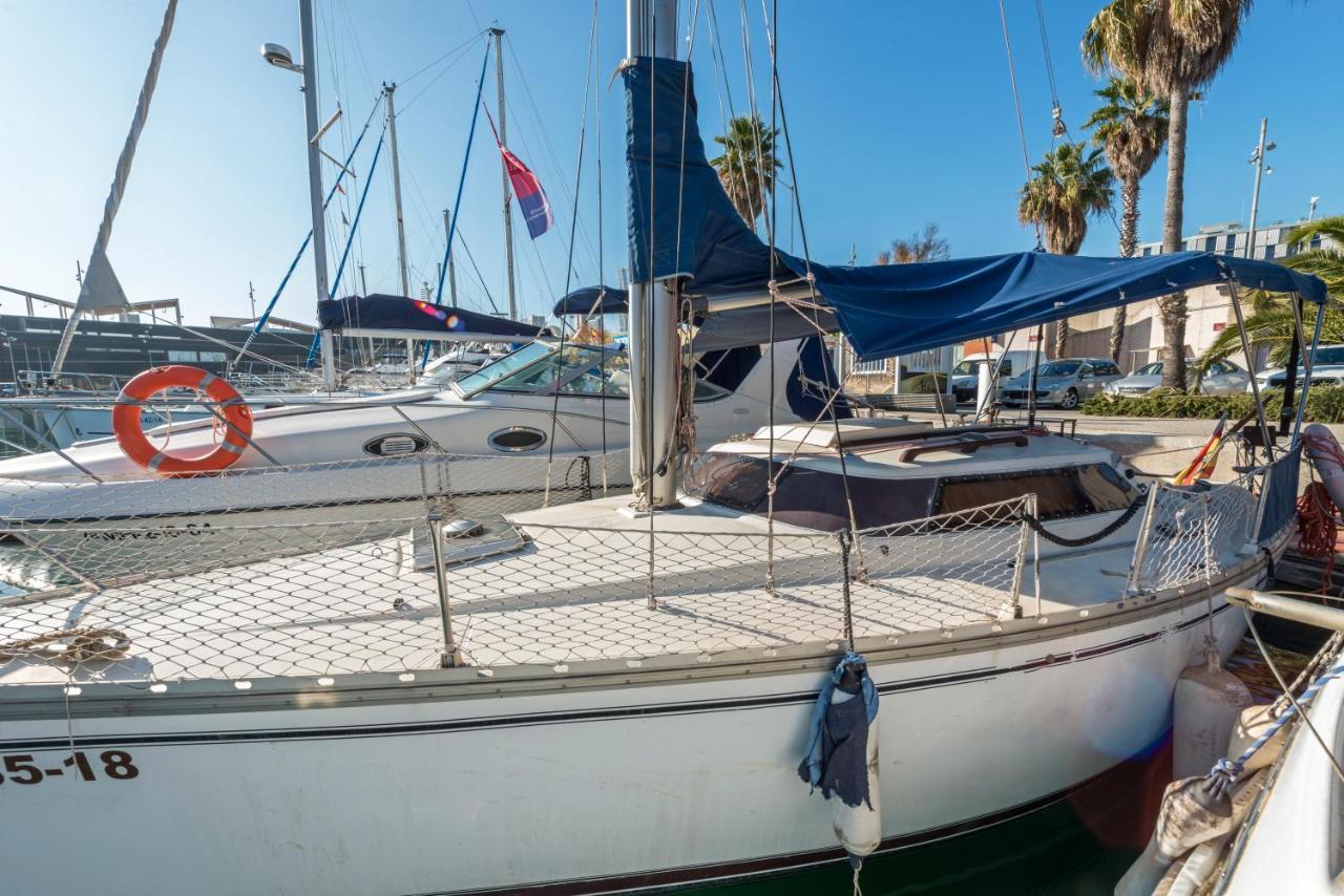 Pequeno Velero En Port Forum Ideal Para Backpackers Sant Adrià de Besòs Exteriör bild