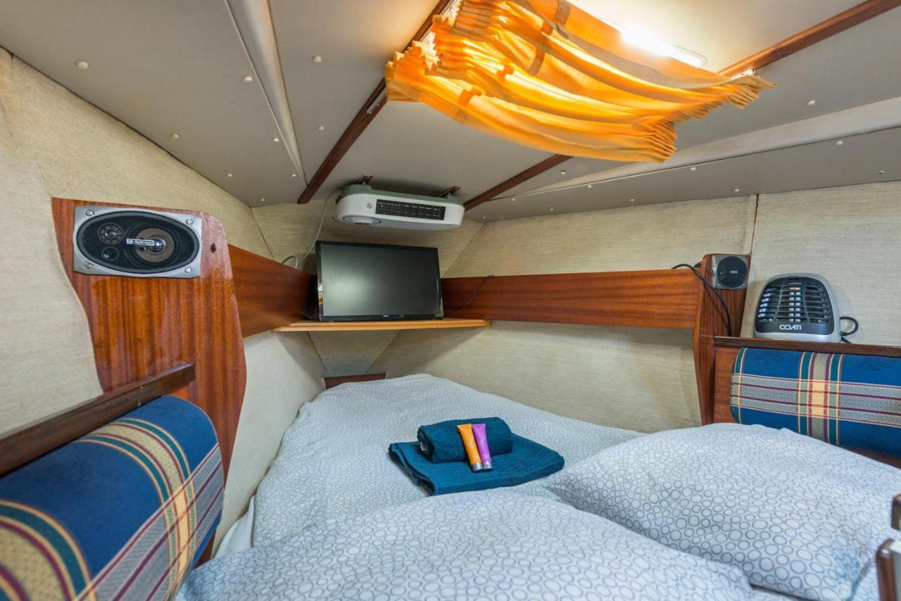 Pequeno Velero En Port Forum Ideal Para Backpackers Sant Adrià de Besòs Exteriör bild